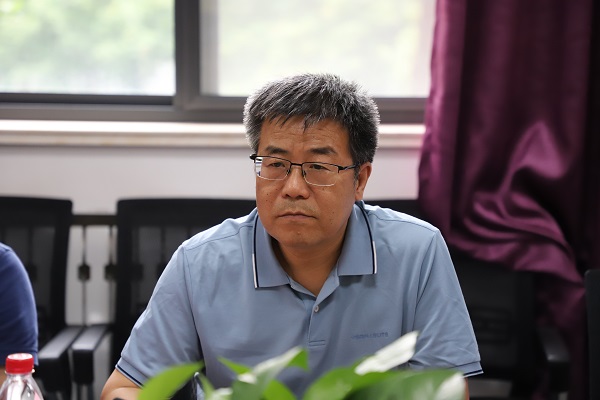 bv伟德源自英国始于1946党委书记兼院长赵延安教授主持研讨会.JPG